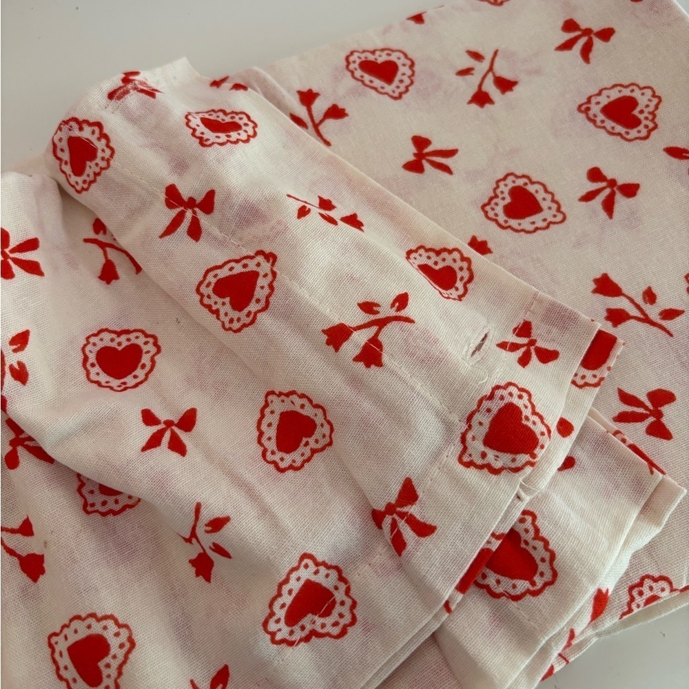 NWOT Urban Outfitters Sweetheart Ditsy Patterned Shower Curtain - Picture 11 of 11